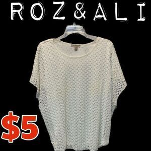 $5 ADD ON ITEM Roz&Ali bubble hem crochet White blouse